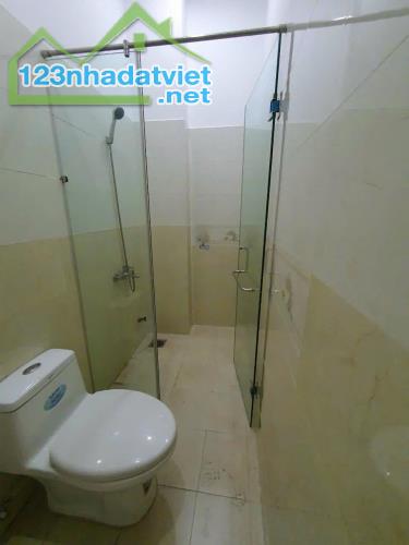 bán nhà q12 tphcm ,1 trệt 3 lầu. 6x11 hẻm xe tải 6m - 3