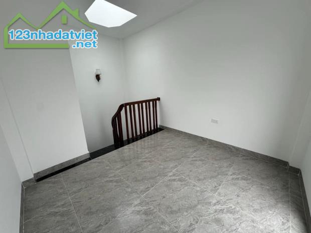 Bán nhà Thạch Bàn 34m 5tầng MT 4,5m Full Nội Thất 5,45tỷ - 4