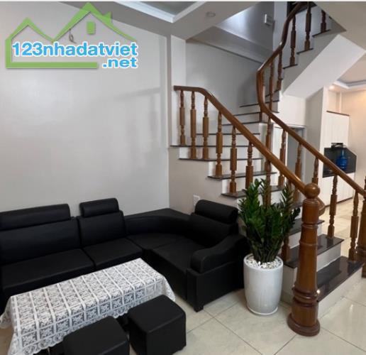 BÁN NHÀ 4 TẦNG CỰ KHỐI – 52M² – GIÁ 6 TỶ – NGÕ NÔNG, 20M RA Ô TÔ!