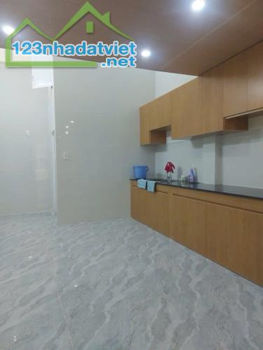 61m2 (4 x 15 nở hậu) - nhỉnh 7 tỷ, 30m ra mặt tiền Trường Sa - 1