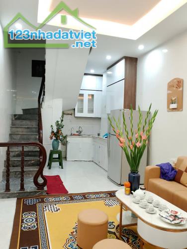 Bán nhà ĐẸP Khâm Thiên, DT 25m2, nhỉnh 4 tỷ, Lh: 0984417892.