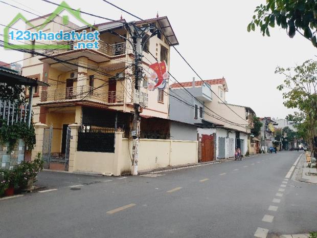 BÁN 60M2 ĐẤT KIM CHUNG, NGÕ THÔNG, ÔTÔ, SÁT TP THÔNG MINH, SVĐ 60 NGHÌN CHỖ; GIÁ 4.4 TỶ