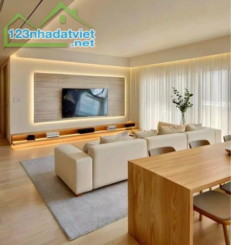 Tứ Liên Tây Hồ, ngõ thông kinh doanh, ô tô đỗ cửa, 43m2, nhà đẹp ở ngay dân xây chắc chắn.
