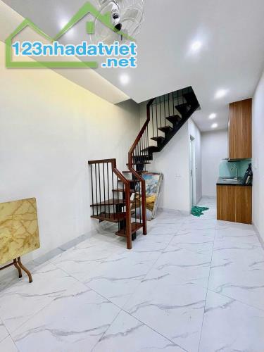 Chỉ 4.15 tỷ nhà Vũ Tông Phan - Khương Hạ 4 tầng 27m2 5m ra ô tô, đủ nội thất ở sướng