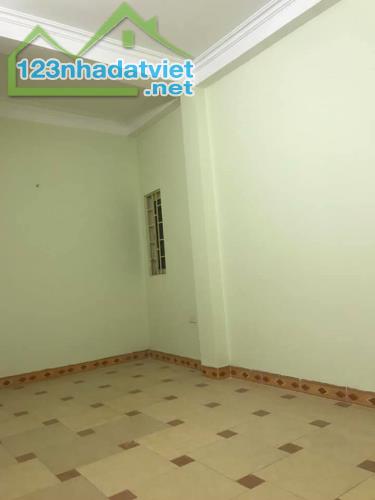 Bán nhà riêng phố Khương Hạ, Thanh Xuân. Dt 39 m2 x 2T x Mt 3,4m. Thoáng đẹp ở ngay. - 2