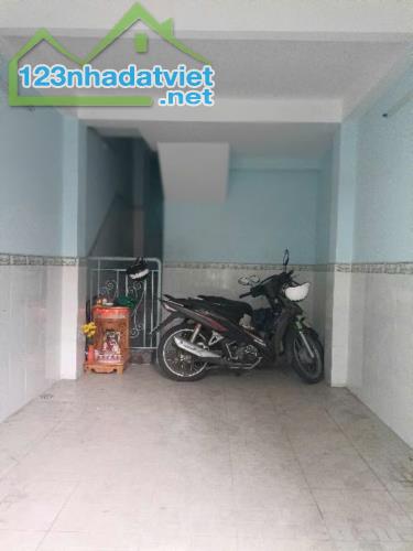 Bán nhà ngay chợ Bà Chiểu - 30m2 - 5 tầng BTCT - giá 5.x tỷ - 2