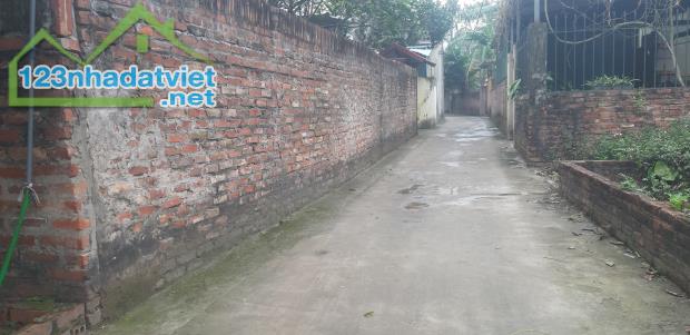 Chính chủ bán đất 42m Lệ Chi Gia Lâm. Giá chỉ 1,8 tỷ. Ngõ xe 3 gác phi.
Hàng hiếm đang