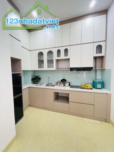 NHÀ ĐẸP LUNG LINH LÔ GÓC - 3 NGỦ - KIẾN HƯNG – HÀ ĐÔNG, SẴN  Ở LUÔN – NGÕ RỘNG - 4