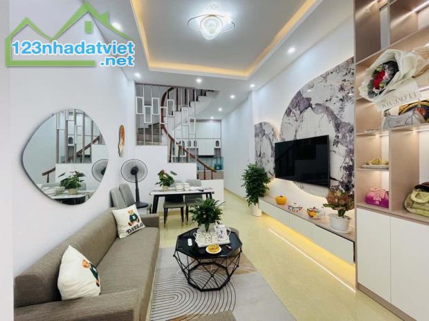 NHÀ ĐẸP LUNG LINH LÔ GÓC - 3 NGỦ - KIẾN HƯNG – HÀ ĐÔNG, SẴN  Ở LUÔN – NGÕ RỘNG - 3