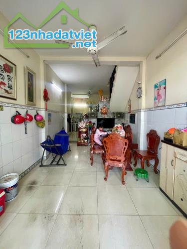 Bán nhà HXH Hương Lộ 2, Quận Bình Tân, kế Quận Tân Phú, 42m2 chỉ 3 tỷ hơn - 2