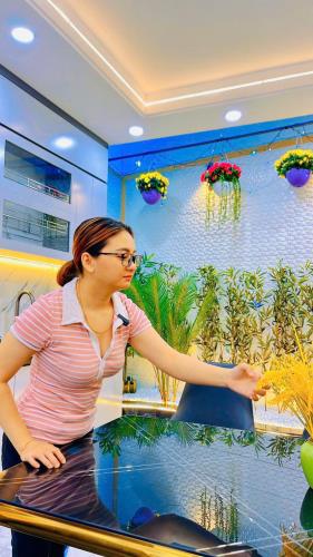 BÁN NHÀ 4 TẦNG HUỲNH VĂN NGHỆ – GIẢM NGAY 300 TRIỆU – HẺM Ô TÔ, PHÒNG XÔNG HƠI 4M X 14M