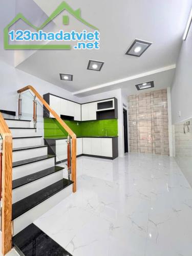 BÁN NHÀ GÓC 2 MẶT TIỀN,THUẬN TIỆN CHO KINH DOANH MUA BÁN CUỐI ĐƯỜNG TÂN KỲ TÂN QUÝ  1.750 - 2