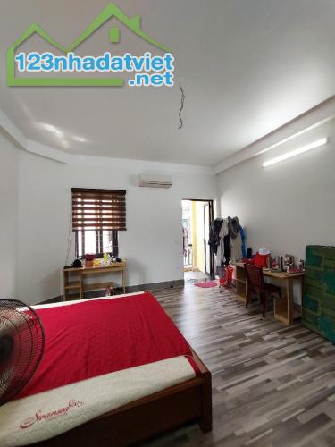 Dương Văn Bé 40m2 5 tầng lô góc , ngõ thông gần phố. Giá 7 tỷ - 2