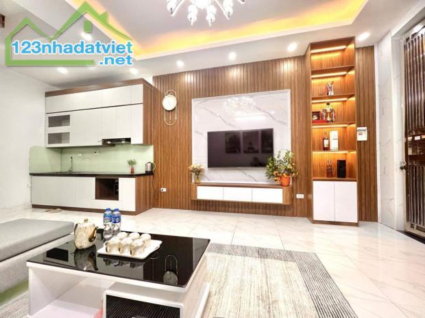CỰC SỐC-GIẢM GIÁ SÂU - 32 Sài Đồng Long Biên - 6 tầng - ô tô tránh nhau full nội thất tiền