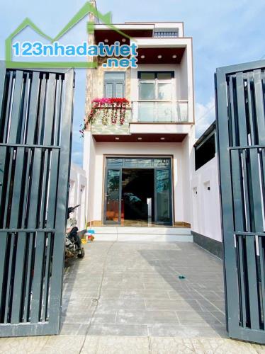 Bán Nhà MTKD nhựa 6M, 108m2, SHR có hoàn công giáp ranh cầu Ông Thìn - 1