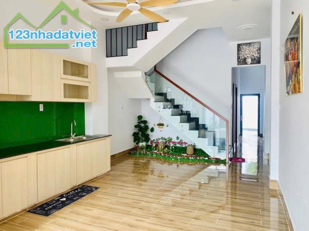 Bán Nhà MTKD nhựa 6M, 108m2, SHR có hoàn công giáp ranh cầu Ông Thìn - 3