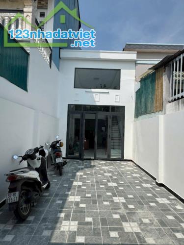 bán gấp nhà xuân thới sơn hóc môn gần chợ mặt tiền đường 7m giá bán 4,2 tỷ