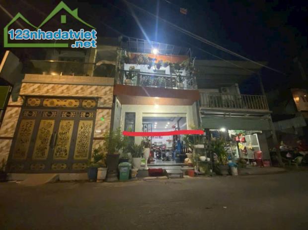 bán gấp nhà phan văn hớn hóc môn 1 trệt 1 lầu 3ph ngủ 3wc giá về tay chỉ có 1.6 tỷ