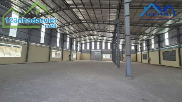 Thuê kho xưởng 1300m2 & 1500m2, điện nước đầy đủ, đường lớn, giá 60k/m2, thương lượng