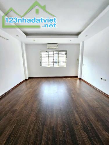 Bán nhà Lĩnh Nam ngõ SH quay đầu, nhà mới đẹp long lanh, 33m 5 tầng 5.8 tỷ - 3