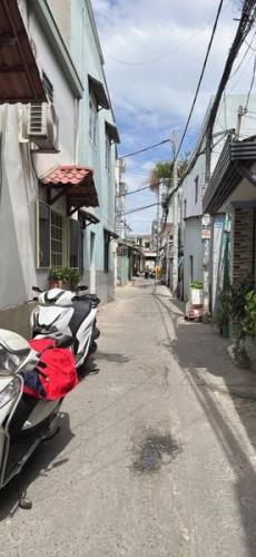 BÁN NHÀ 2 TẦNG - GẦN NGUYỄN VĂN QÚA - ĐÔNG HƯNG THUẬN- 4.8x8 - HẺM VF3 THÔNG - NHỈNH 3 TỶ