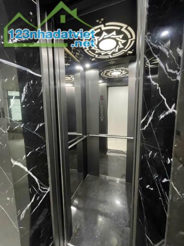 Bán Nhà HXH Số: 8/12 Lê Thánh Tôn, Phường Bến Nghé, Quận 1. 5 Tầng, Thang Máy - CN: 80m2 - 1