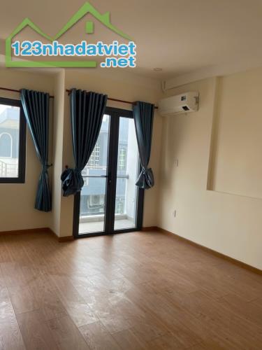 🏡🏡🏡HẺM Ô TÔ NGỦ TRONG NHÀ - TRẦN THÁI TÔNG. KHU VIP NHẤT P15 - AN NINH TỐT .. 3 TẦNG... - 3