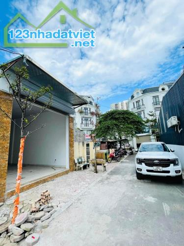 Trung tâm Trâu Quỳ -73m2 viện kinh tế mtien 5.6m nở hậu đường 5m thông .0982852808