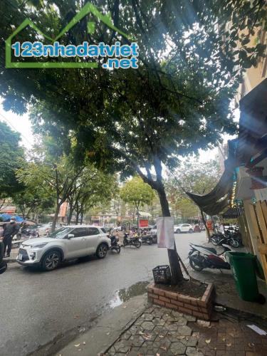 Phân lô view Công viên Trung Yên , vỉa hè kinh doanh văn phòng. DT 122m giá 42 tỷ