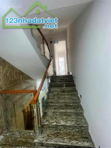 Bán nhà MT đường Âu Dương Lân - Quận 8 - gần siêu thị Pacr Mail . chỉ 166t/m2 - 1