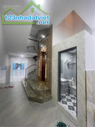 Bán nhà MT đường Âu Dương Lân - Quận 8 - gần siêu thị Pacr Mail . chỉ 166t/m2 - 2