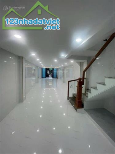 Bán nhà MT đường Âu Dương Lân - Quận 8 - gần siêu thị Pacr Mail . chỉ 166t/m2 - 4
