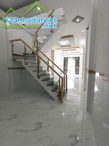 Bán nhà lầu đẹp tại KDC Thạnh Phú, Vĩnh Cửu, đường nhựa 8m chỉ 2 tỷ150 - 2