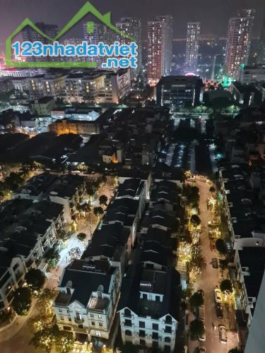 Cho thuê căn hộ chung cư Helios Tower 75 Tam Trinh, 70m2, 2 ngủ, 12 triệu - Full đồ, vào