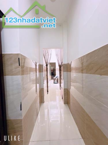 BÁN NHÀ MỚI QUẬN 7. Đ: HUỲNH T PHÁT. KẾ PHÚ MỸ HƯNG. DT: 112 M2. 2 TẦNG. CHỈ 4.75 TỶ. - 3