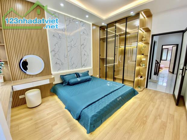 Kim Ngưu 50 m2, 5 tầng ở luôn, ngõ to, thông suốt, gần ô tô. - 2