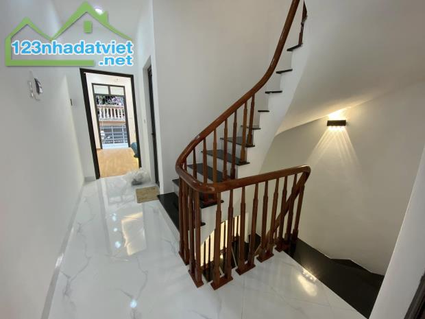 Kim Ngưu 50 m2, 5 tầng ở luôn, ngõ to, thông suốt, gần ô tô. - 3
