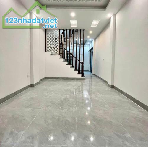 Bán nhà ngõ phố Dương Văn Bé _DT 45m2x5T xây mới giá 7,5 tỷ