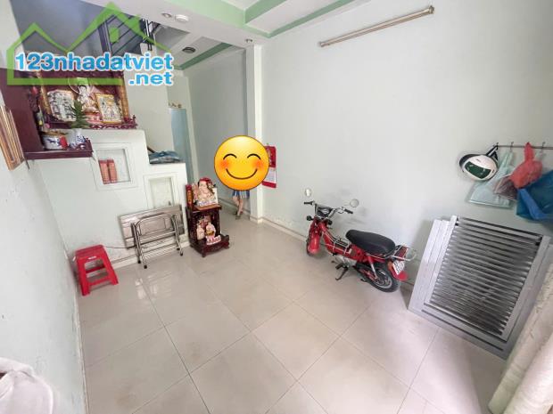 BÁN NHÀ ĐẸP KIÊN CỐ, TẶNG NỘI THẤT, HUỲNH TẤN PHÁT QUẬN 7, 3 TẦNG, 43M2 CHỈ 4.3 TỶ