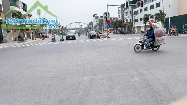 NHÀ LÕI NGỌC LÂM 120M, 5T, MT5.5M, SÁT PHỐ, KINH DOANH, GARA, Ô TÔ THÔNG, TRÁNH, VỈA HÈ. - 2