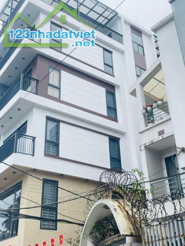 Hạ Giá Bán Căn 42m2 6T Trung Tâm Gia Thuỵ, Long Biên 12.X Tỷ Gara 2 Ô Tô, Full Nội Thất