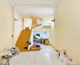 Cho thuê nhà Ở GĐ, NHÓM, KD ONLI ngõ Đê La Thành 3 tầng, 30m2, 3 ngủ, 9 triệu - vào ngay