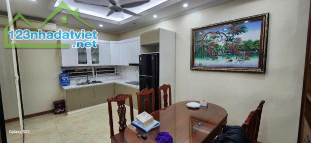 Phân lô Trung Kính, 2 thoáng, 25m ra phố, 64m 5 tầng 5.5m mặt, Giá 24.8 tỷ. Lh 0796193699 - 3
