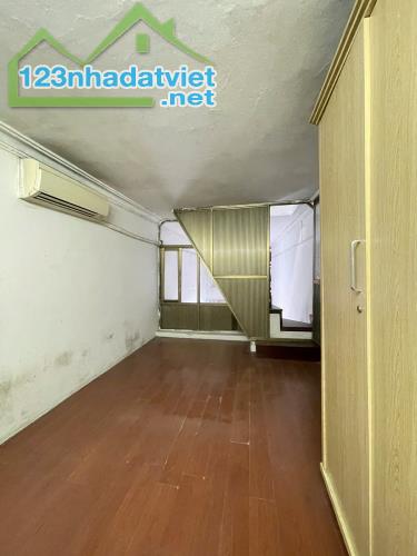 Cho thuê nhà riêng làm VP, ở 4 người Phố Minh Khai 2.5 tầng x 35m2, 2 ngủ, 2 vệ sinh, 8.5 - 2