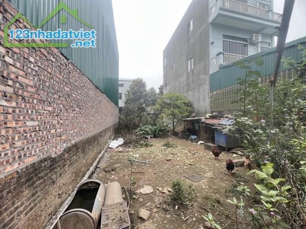 Hiếm Cự Khối 63m - ngõ thông - oto vào đất - Giá 3,65tỷ - 2