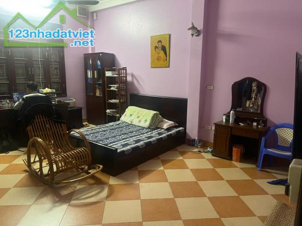 Cho thuê nhà nguyên căn Phố Khương Trung, 3 tầng, 40m2, 3 ngủ, 12 Triệu/th - 4