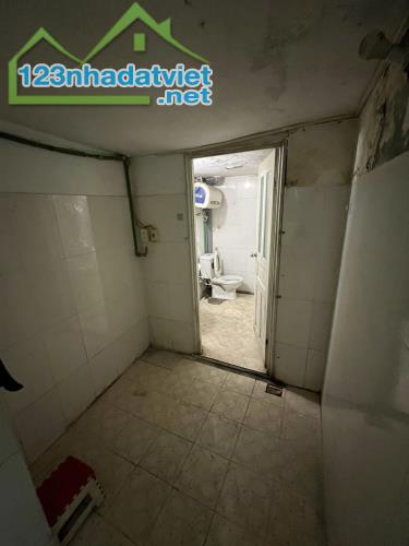 Cho thuê nhà Đê La Thành nhỏ 36m2, 2 tầng, 2 ngủ, 2 wc, 8 Triệu/ tháng - 2