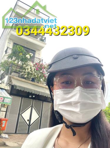 Nhỉnh 40 triệu/m2, Mặt tiền, Trương Văn Thành, Hiệp Phú, Quận 9, DT 150 m2, có dòng tiền - 2