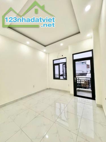 HẺM XE HƠI 5M - 3 TẦNG - 42M2 - KỀ BÊN AEON MALL - SỔ ĐẸP VUÔNG HOÀN CÔNG ĐỦ - CHỈ 5.45 TỶ