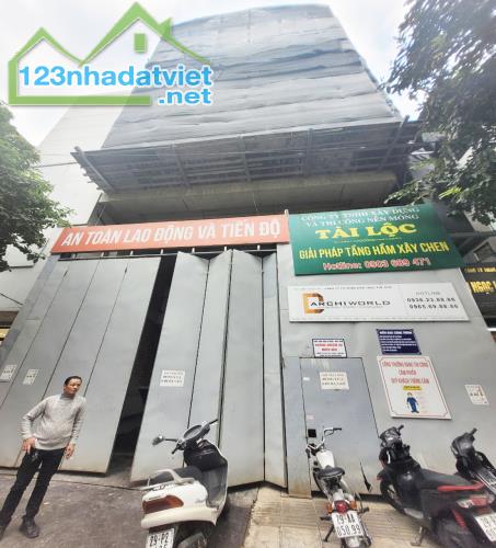 Bán Nhà Mặt Phố Ngọc Hà, Ba Đình DT 180m2 x 9T, MT:6,9m. Giá Rẻ.
